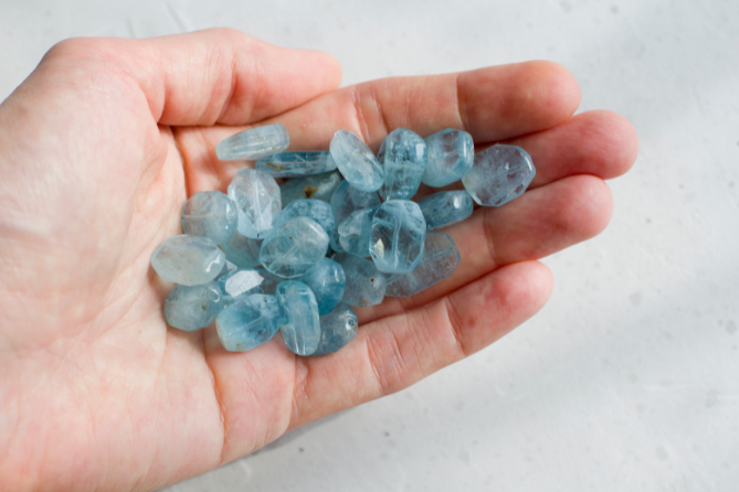 Aquamarine Stone Meaning, Benefits and Healing Properties