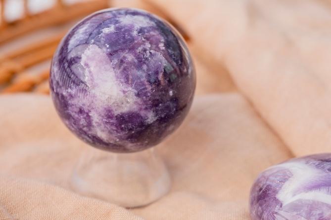 Lepidolite Meaning, Benefits and Healing Properties