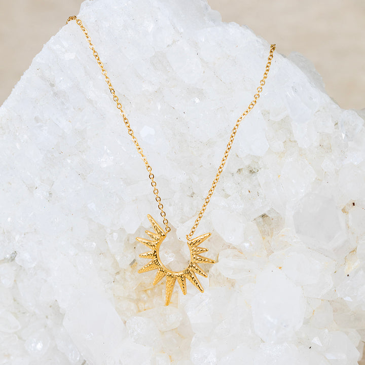 Open Starburst Necklace – 22K Gold Plated – Symbolic Pendant for Dreams & Inspiration